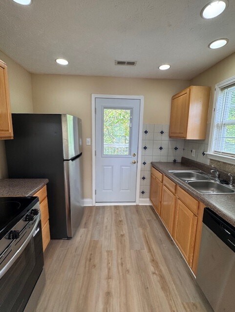 Building Photo - 6901 Ellesmere Dr NW