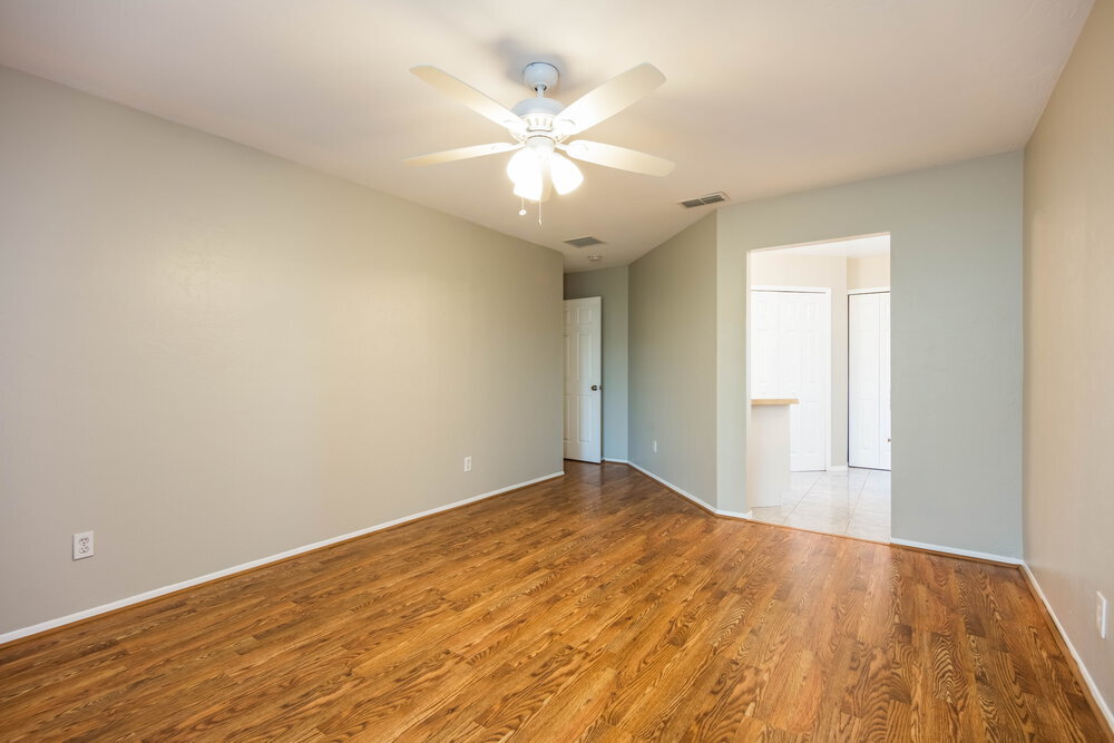 Building Photo - 817 SW 9th Ave