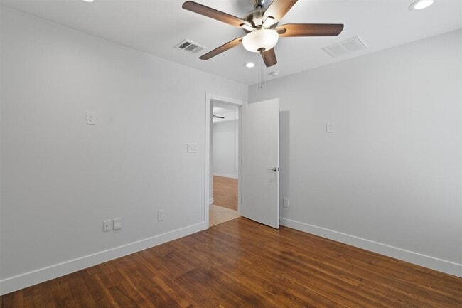 Building Photo - 4607 Ribbecke Ave