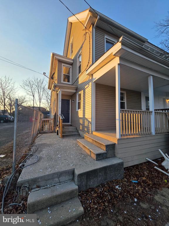 Building Photo - 110 N 4th St.