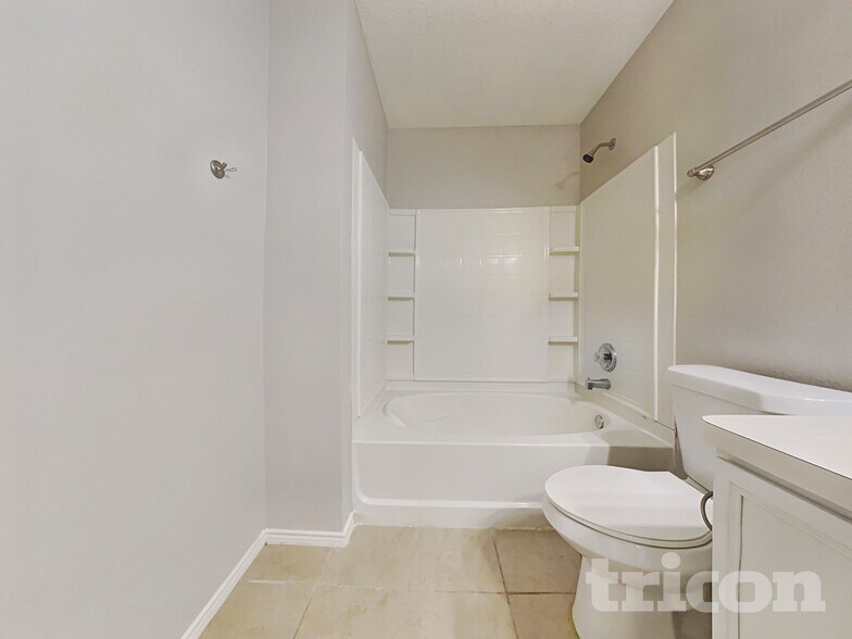 Building Photo - 4512 Merlot Dr