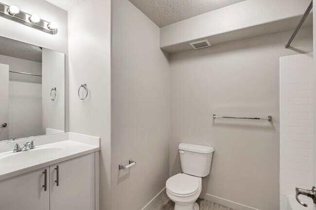 Building Photo - 1081 W 993 N