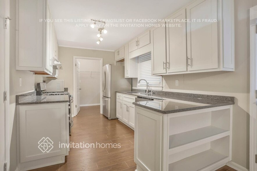 Building Photo - 2330 Troy Cove Rd