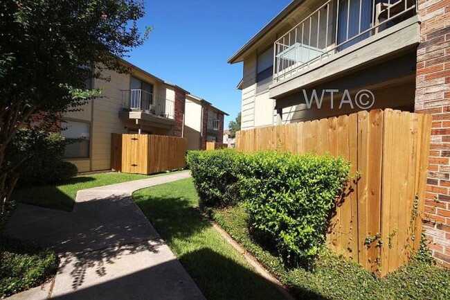 Building Photo - 1 bedroom in SAN MARCOS TX 78666