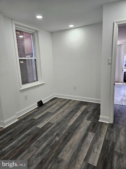 Building Photo - 521 N 64th St