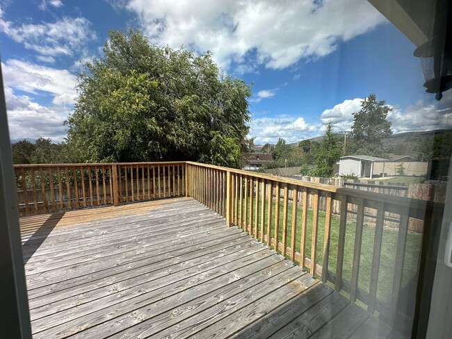 Building Photo - 921 Quail Point Ct