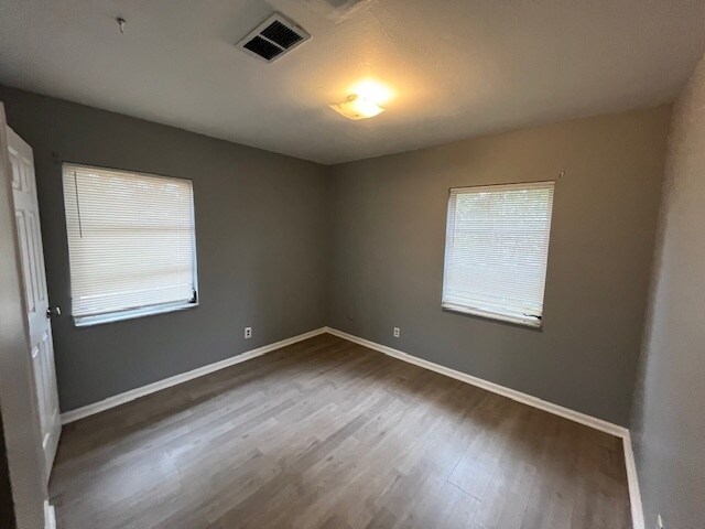 Building Photo - 2525 Medford Pl