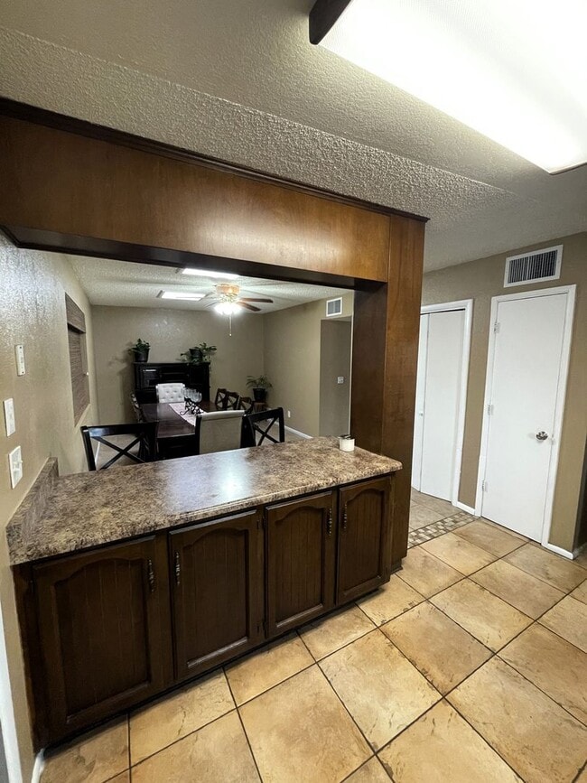 Building Photo - 4705 Pso Del Rico