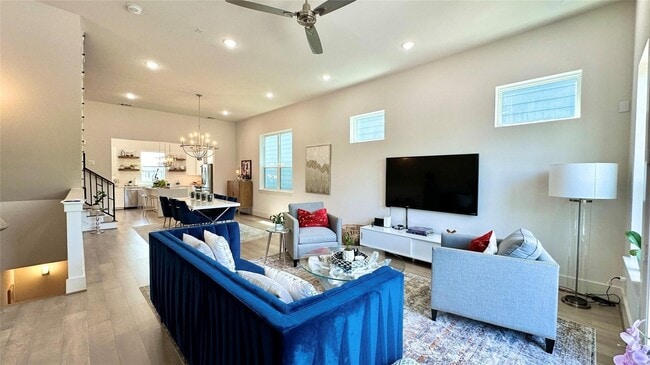 Building Photo - 1216 W 21st St