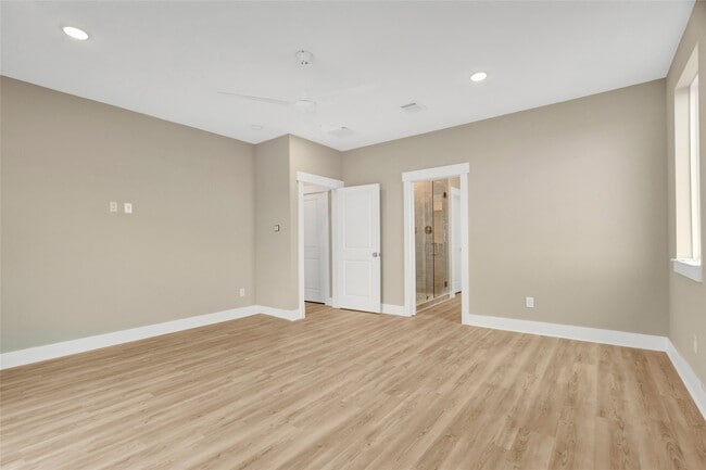 Building Photo - 28 Cmdr. Runco Ln