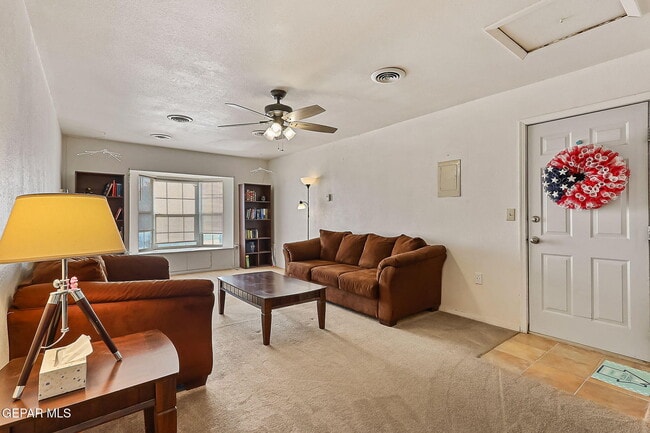 Building Photo - 4713 Sun Valley Dr