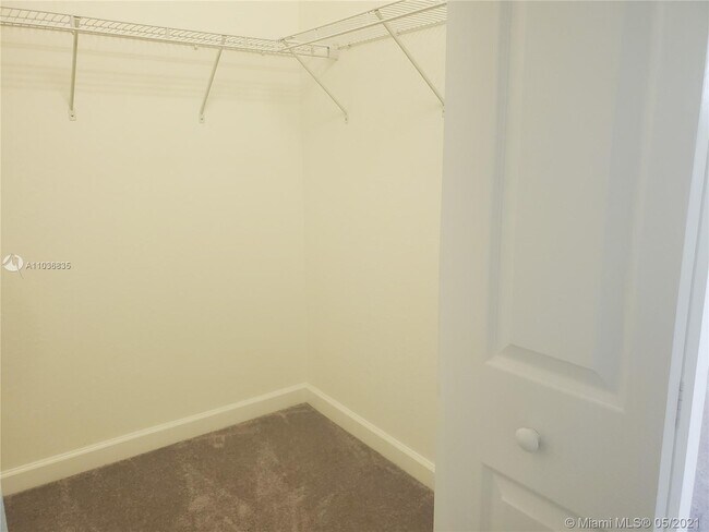 Building Photo - 11036 W 35th Way