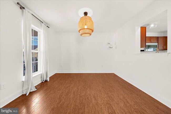 Building Photo - 105 N Yeingst Dr