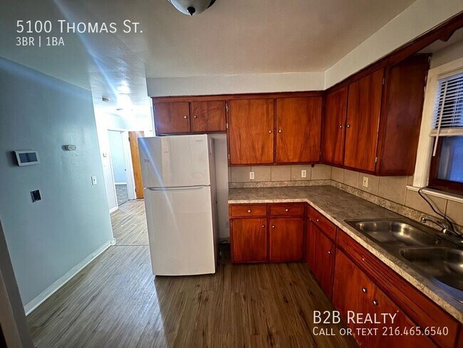 Building Photo - 5100 Thomas St