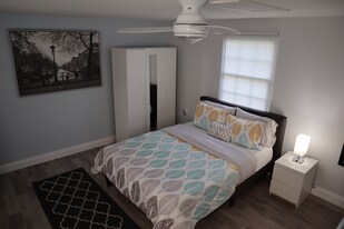 Building Photo - 300 NW 21st St