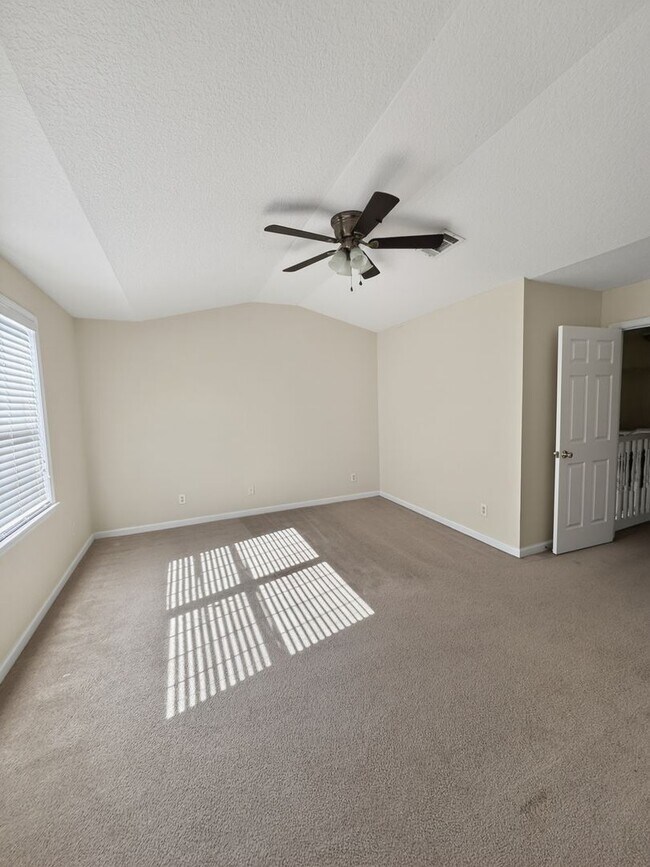 Building Photo - 403 Valdez Ct