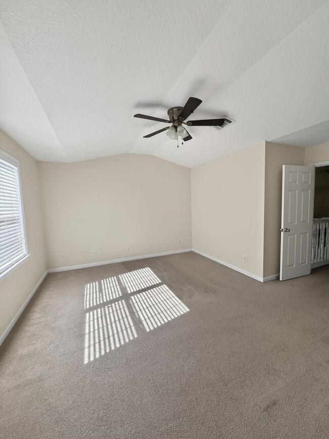 Building Photo - RATE DROP ALERT! (was $2100/month)