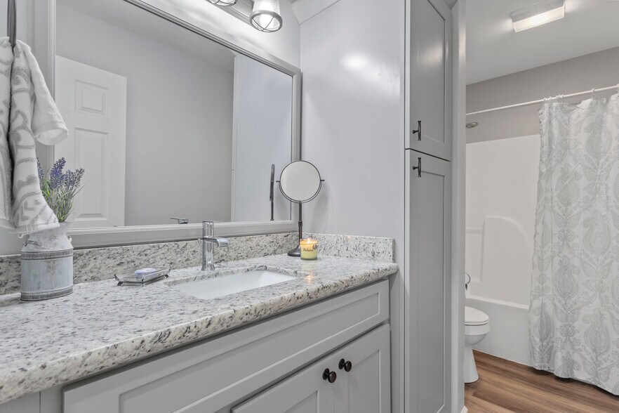 Building Photo - 7 Mulberry Rd