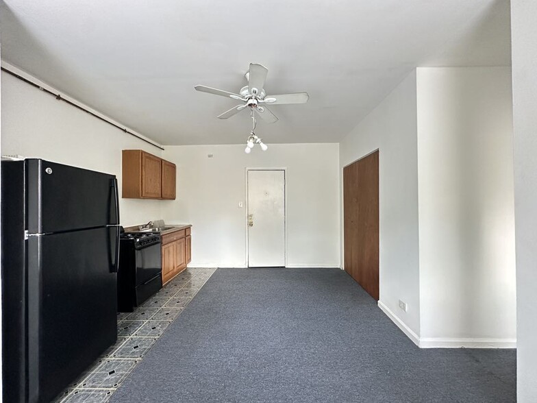 Building Photo - 5710 N Winthrop Ave