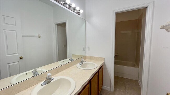 Building Photo - 534 Sunset View Dr