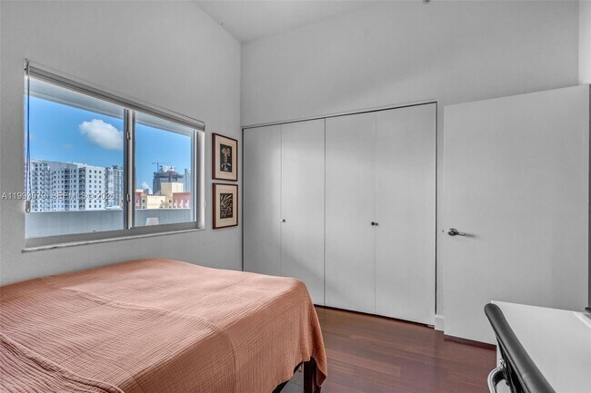 Building Photo - 36 NW 6th Ave