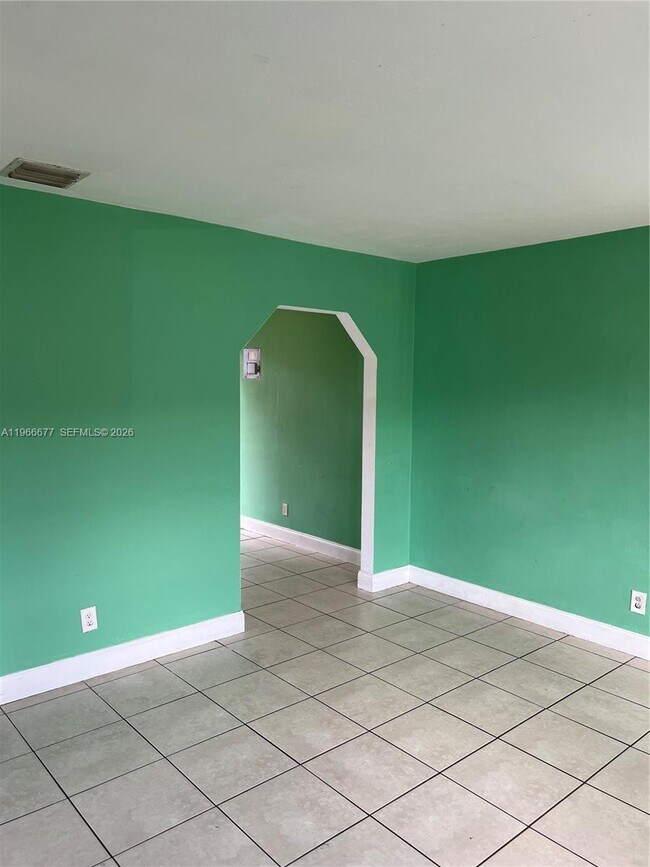 Building Photo - 1013 Foster Rd