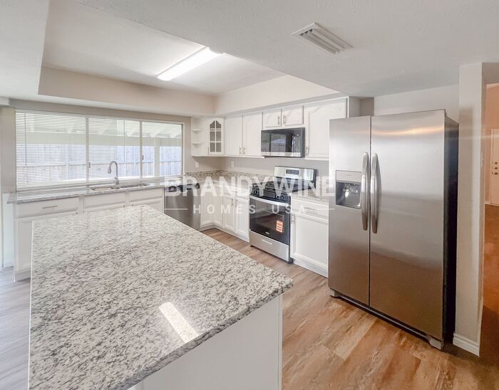 Building Photo - 4426 Mint Dr