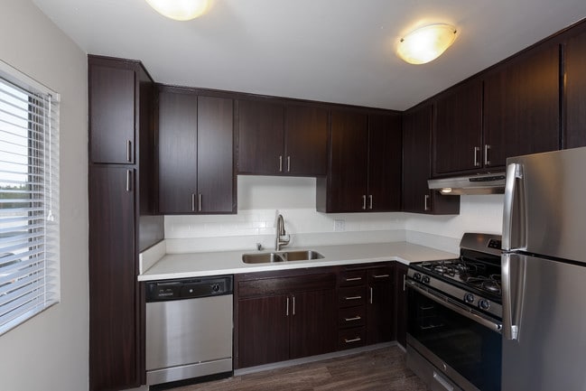 Building Photo - The Square