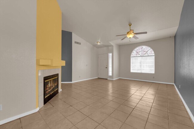 Building Photo - Well-Maintained 3BR Home | Open Living, Private Yard, Prime NW Location