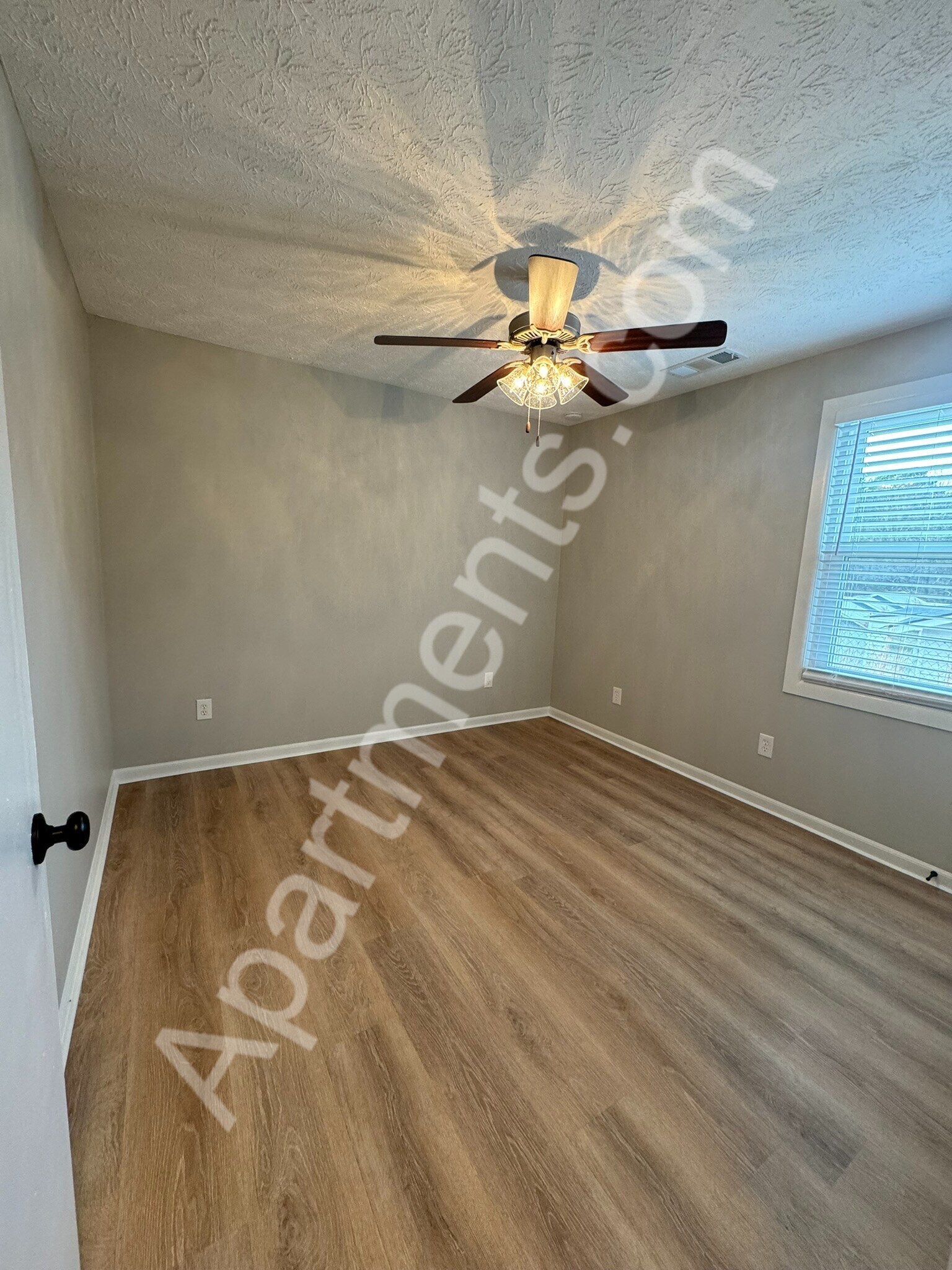 Building Photo - 5357 Valina Dr