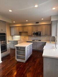 Building Photo - Spacious 4 Bed 3 Bath Home, In Unit Laundr...