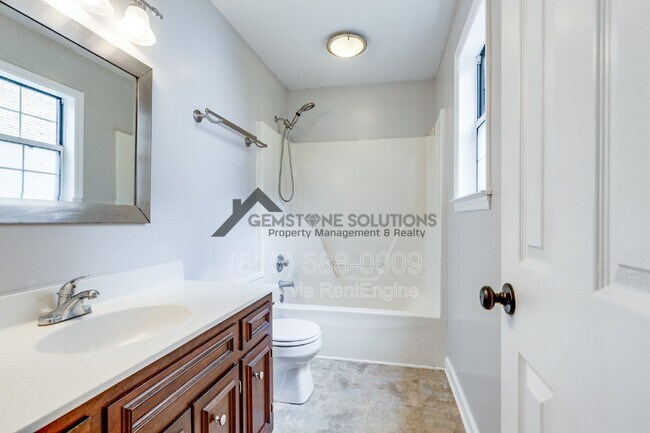 Building Photo - 1135 Wedgewood Dr