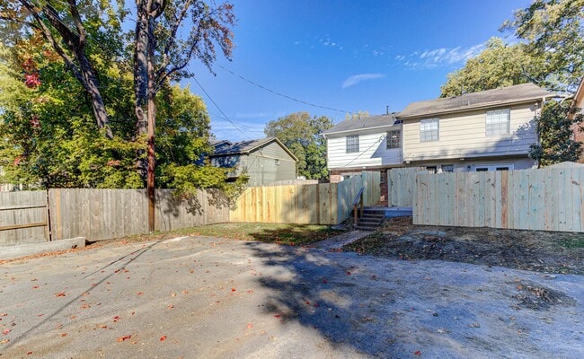 Building Photo - 2291 Madison Ave