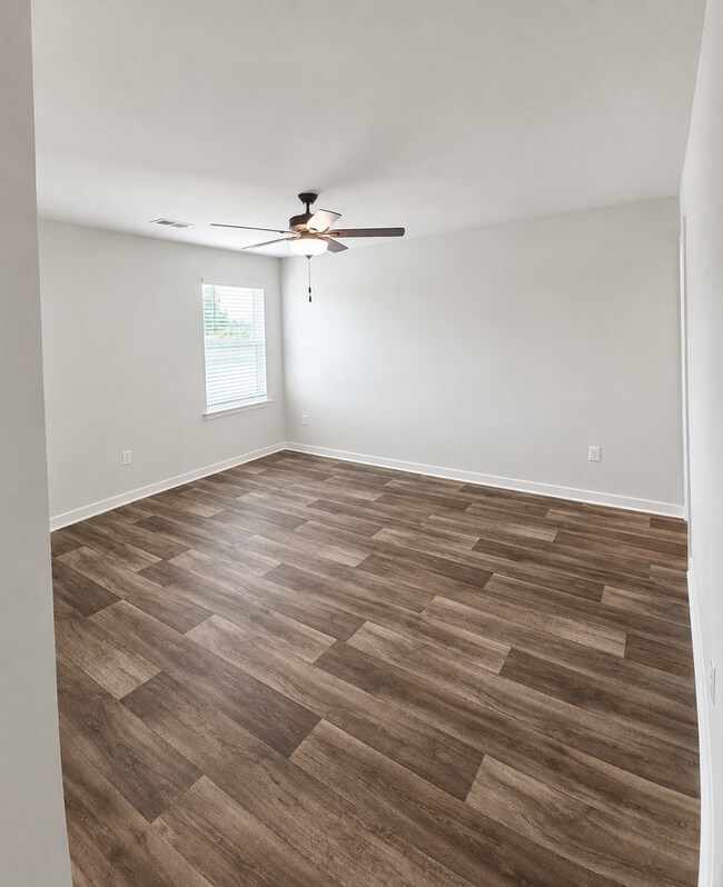 Building Photo - 332 Pleasant Vly Dr