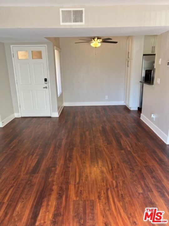 Building Photo - 5916 Las Virgenes Rd
