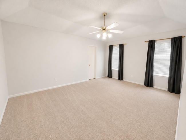 Building Photo - 203 Kenosha Ln