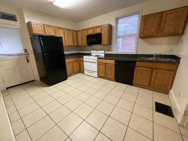 Building Photo - 38-40 E. 18th Ave. MG