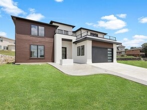 Building Photo - 310 Harborview Dr