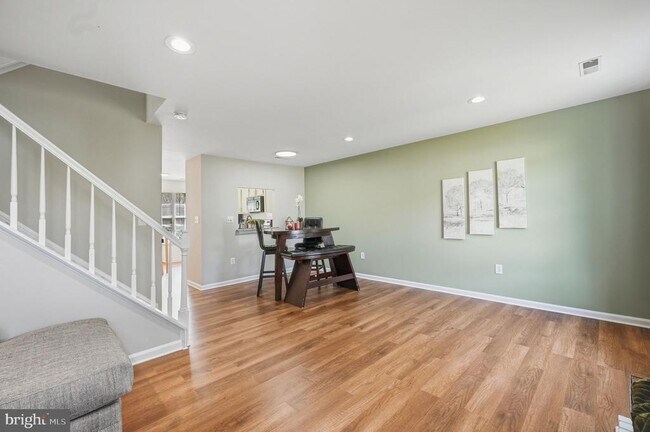 Building Photo - 11170 Hamlet Ct