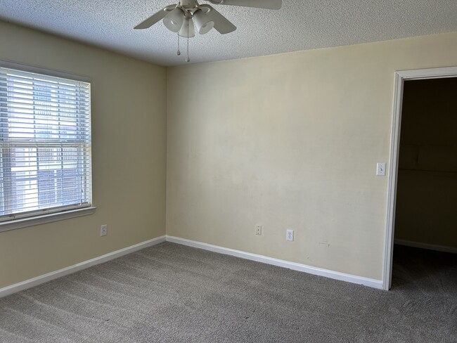 Building Photo - 3741 Block House Way