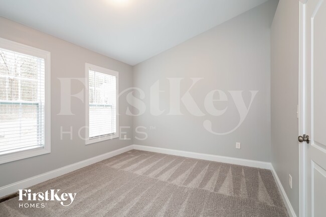 Building Photo - 7761 Sarah Dr