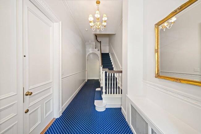 Building Photo - 351 Marlborough St