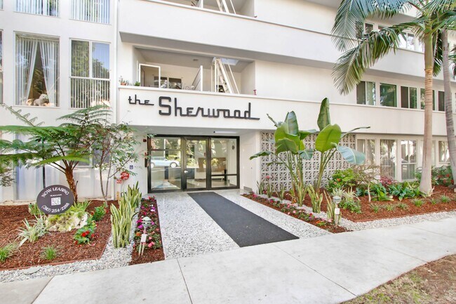 Building Photo - 8430 De Longpre