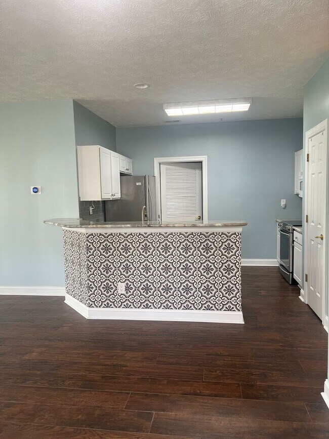 Building Photo - 5090 Windsor Green Way
