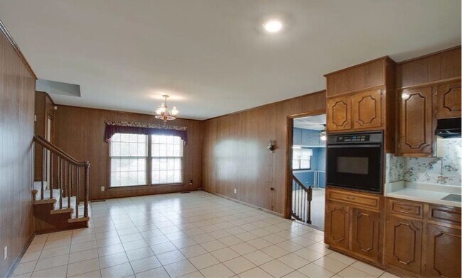 Building Photo - 11207 Crestfield Dr SE