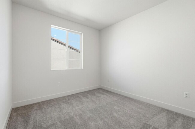 Building Photo - 5728 Placer Dr