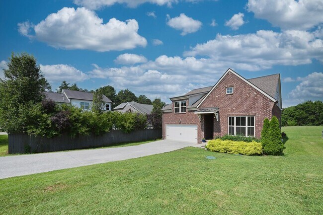 Building Photo - **2019-BUILT EXECUTIVE HOME IN A CUL-DE-SA...