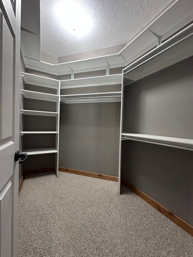 Building Photo - Cute Bungalow style home in Bozeman!  Move...