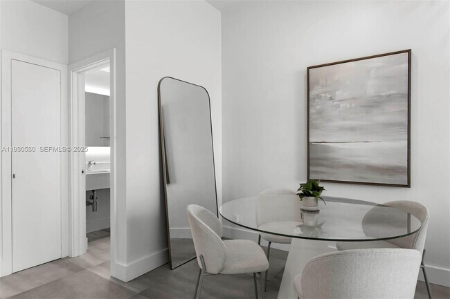 Building Photo - 888 Brickell Key Dr