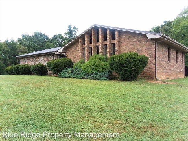 Building Photo - 2 br, 2.5 bath House - 154 Ridge Haven Drive